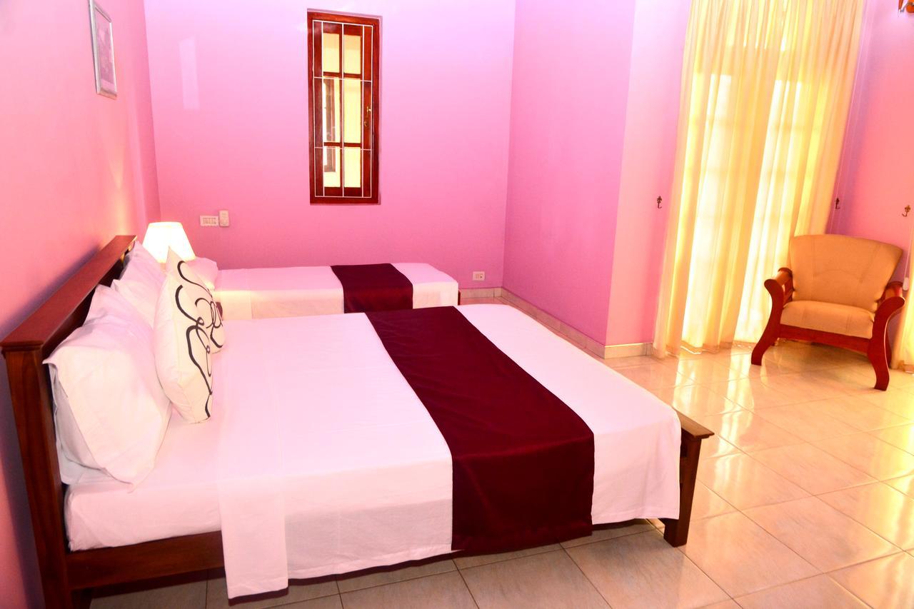 Robi Garden Villa Negombo Exterior foto